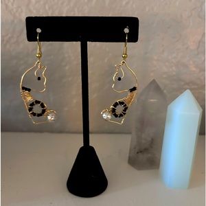 SALE//Handmade wire cat Earrings